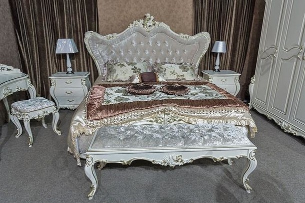 空现代优雅的卧室室内巴洛克式的风格枕头