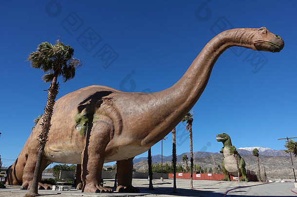 卡巴松恐龙路边吸引力卡巴松加州特色巨大的恐龙特色尿尿的有祸了。大冒险