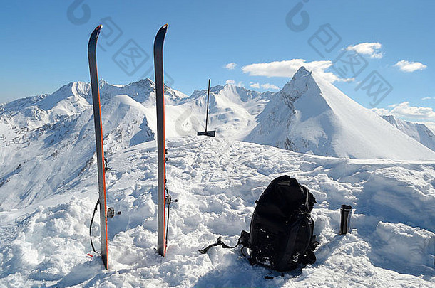 回来国家滑雪背包峰会风景优美的高山背景