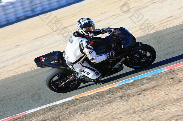 本田CBRR摩托车trackdays