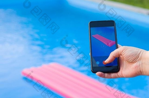 照片视频游泳池粉红色的床垫夏季空池假期假期水背景色彩斑斓的夏天背景