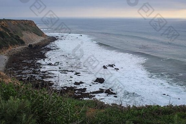 动荡不安的冲浪基地悬崖棍棒瓦伦西亚半岛多雾的一天南湾这些洛杉矶县加州