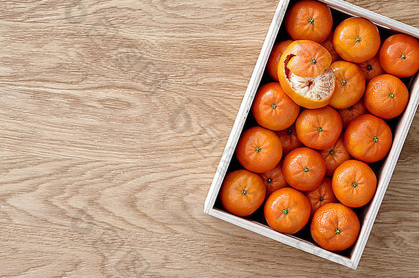 新鲜的Mandarines盒子