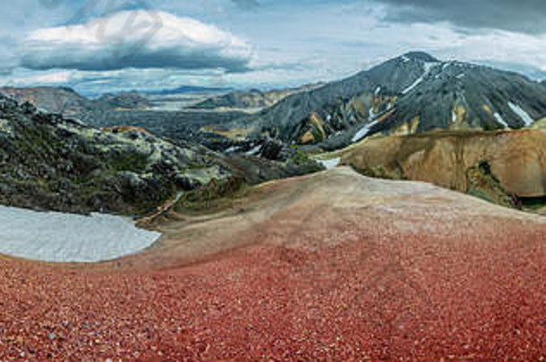 全景视图色彩斑斓的流纹岩火山山兰德曼纳劳卡纯荒野冰岛夏天时间