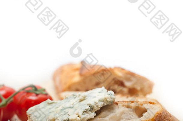 新鲜的蓝色的奶酪传播ove法国魔杖樱桃西红柿一边