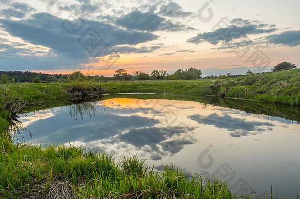 日落池塘错误河podlation波德拉基亚波兰欧洲地区被称为波德拉斯科地板