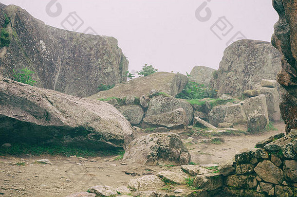 石头废墟覆盖雾神秘的环境“马丘比丘比丘秘鲁南美国人