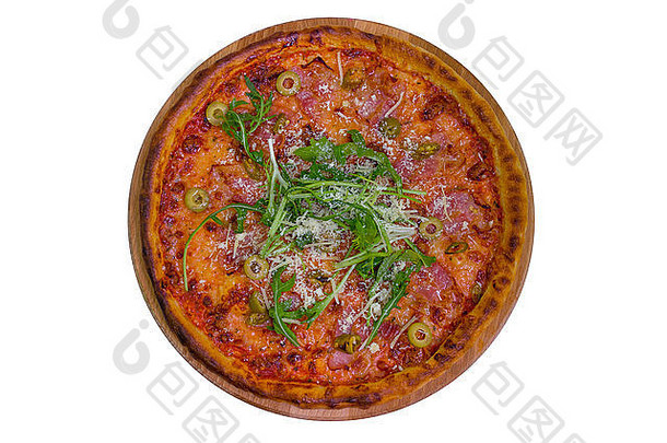 披萨意大利辣香肠培根橄榄前视图孤立的
