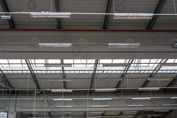 仓库生产大厅天花板照明工业荧光灯泡屋顶天窗托梁屋顶