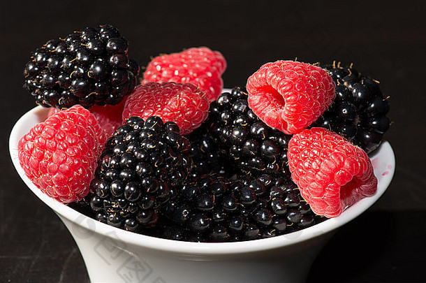 水果树莓黑莓