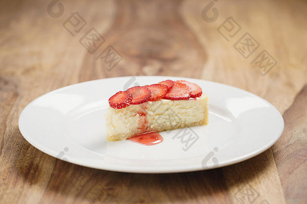 芝士蛋糕草莓板木表格