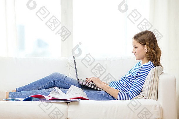忙十几岁的女孩移动PC电脑首页
