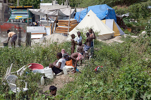 海地帐篷城市地震难民