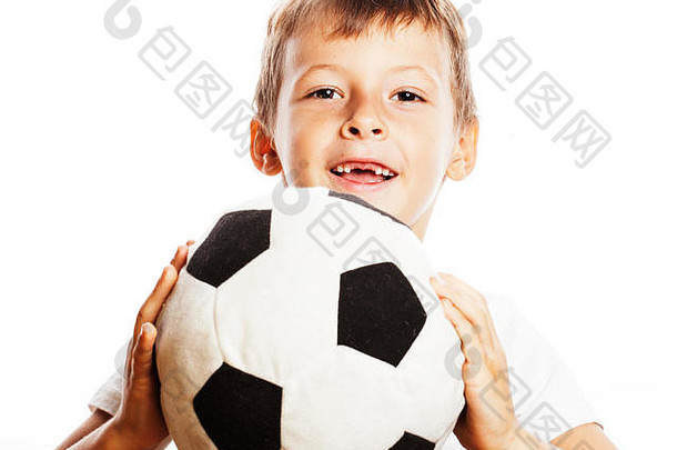 可爱的男孩玩<strong>足球</strong>球孤立的白色关闭