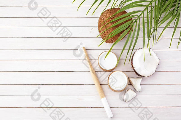 椰子石油薄荷自制的牙膏生态友好的竹子牙刷自然医疗保健