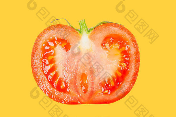 一半番茄悬浮空气黄色的柔和的背景