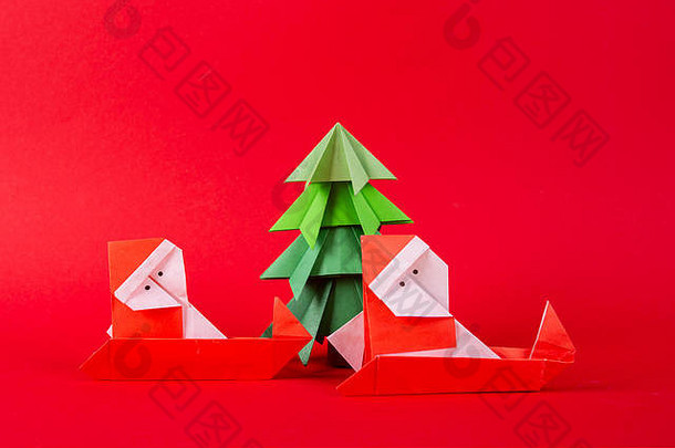 圣诞老人老人雪橇树折纸圣诞节概念冬天精心制作装饰工作室拍摄