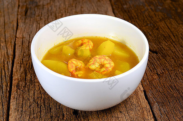 酸汤使罗望子粘贴虾木瓜泰国食物