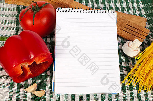 笔记本写食谱蔬菜