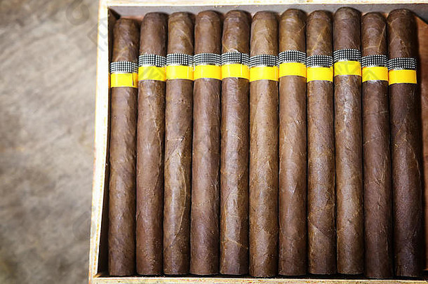 大盒子古巴雪茄木表格