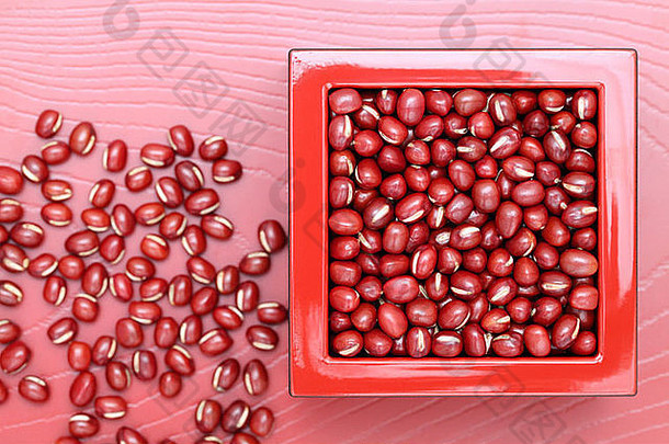 红色的豆子广场木盒子板