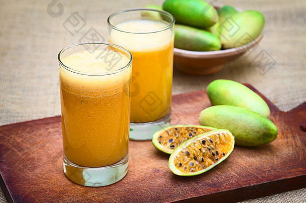 新鲜的汁使拉丁美国水果被称为香蕉西番莲之果实年西番莲<strong>三方</strong>