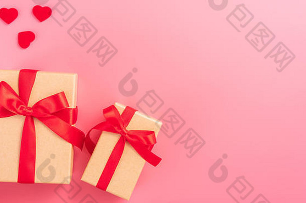给现在庆祝活动概念情人节一天周年纪念日母亲的一天生日惊喜粉红色的背景Copyspace赢富数据