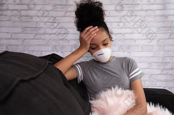 女青少年痛苦抑郁症流感大流行张力压力嗜 睡概念
