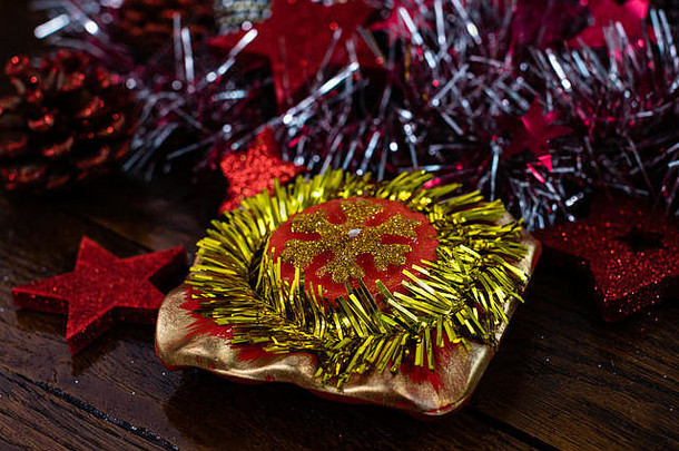 圣诞节装饰木董事会圣诞节概念色彩斑斓的圣诞节蜡烛