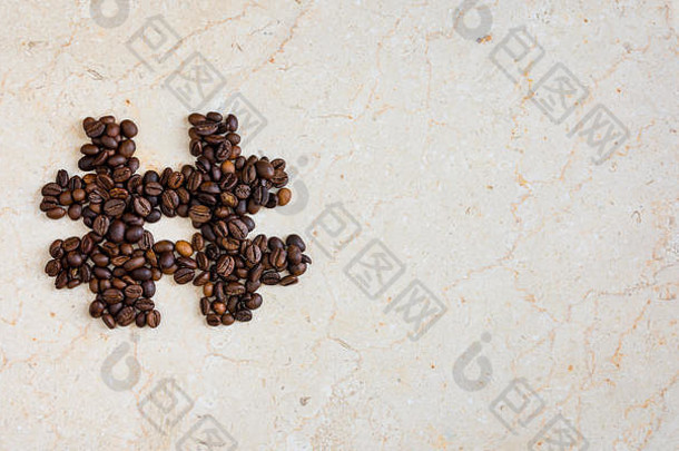 哈希标签图标象征使烤咖啡豆子大理石表面平躺图像复制空间文本现代社会媒体图标符号