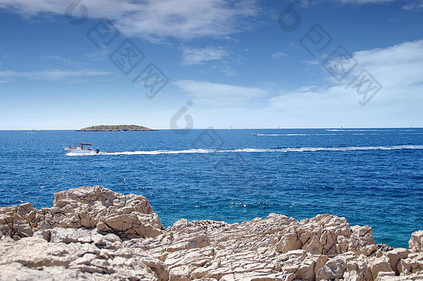 摩托艇地中海海岛屿背景夏天休闲