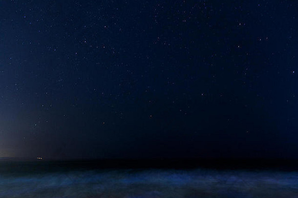 晚上海天空星星景观