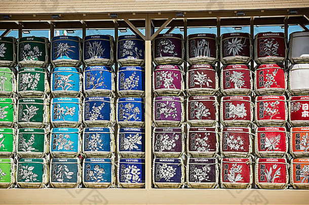 日本县色彩斑斓的桶装饰日本展览世博会