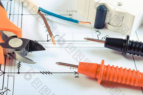 电缆万用表金属钳电保险丝建设画房子建筑首页概念图项目工程师工作