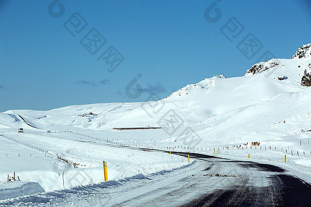 雪湿滑的路火山山<strong>冬季</strong>冰岛