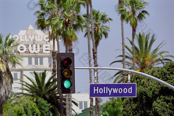 好莱坞大道绿色交通光