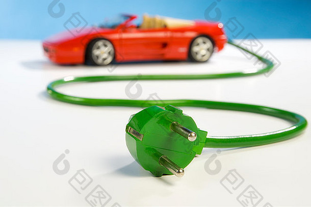 红色的体育运动车绿色权力电缆