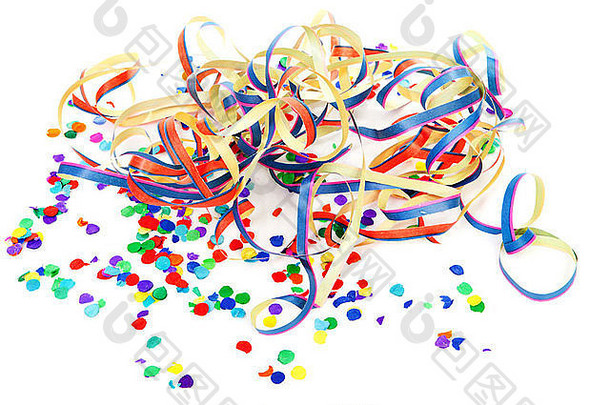 色彩斑斓的五彩纸屑聚会，派对飘带白色背景