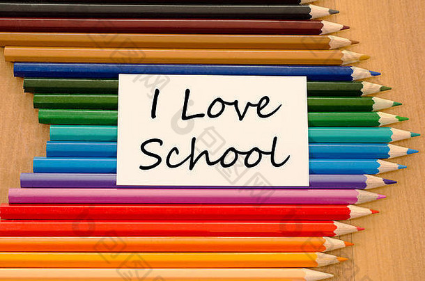 爱学校文本概念彩色的铅笔木背景