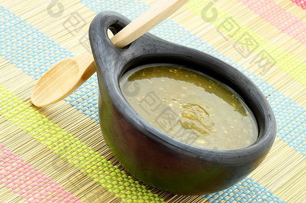 新鲜的美味的可口的粘果酸浆酱汁哥伦比亚粘土菜