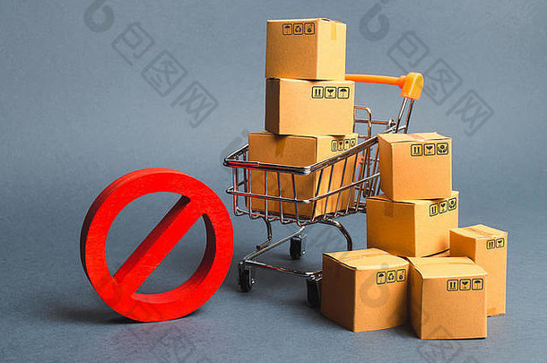 纸板盒子超市电车红色的象征但贸易战争限制进口货物专有的业务疏忽的