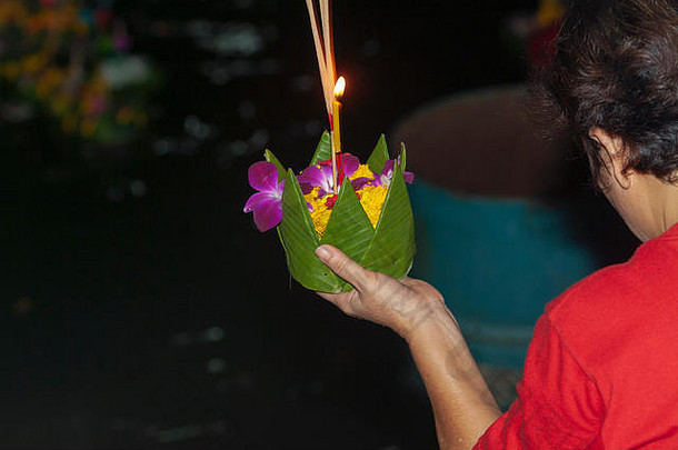 曼谷泰国法水灯需要的地方晚上完整的月亮月传统的泰国月球日历