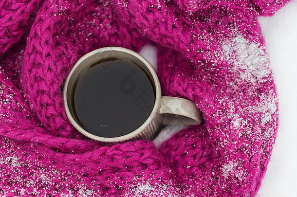 关闭茶咖啡冬天围巾雪