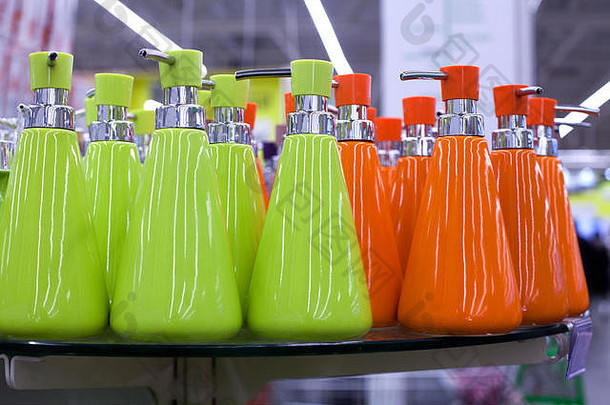 肥皂菜自动售货机液体肥皂浴室陶瓷配件绿色橙色颜色玻璃搁置商店关闭化妆品出售