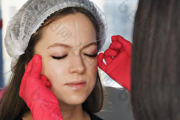 眉修正应用程序辅助行创建完美的眉形状定义复苏工作主美容师