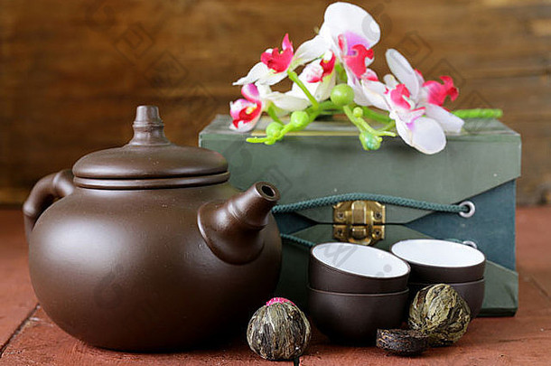 集传统的茶喝水壶杯粮食茶