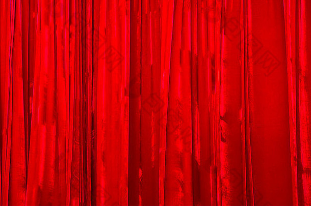 红色的窗帘特写镜头视图红色的窗帘场景