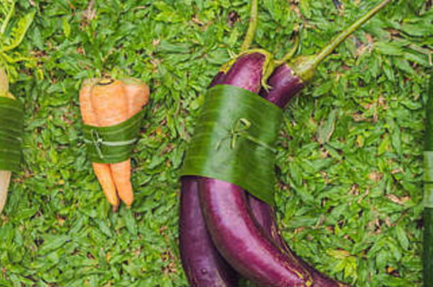 横幅长格式环保产品包装概念蔬菜包装香蕉叶替代塑料袋浪费
