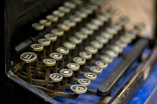 关闭回来空间关键古董手册打字机