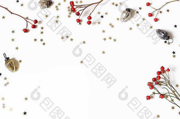 圣诞节装饰框架网络横幅红色的玫瑰臀部古董圣诞节饰品金五彩纸屑<strong>星星</strong>孤立的白色表格背景